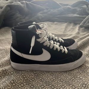 Nike Black Blazers size 5.5